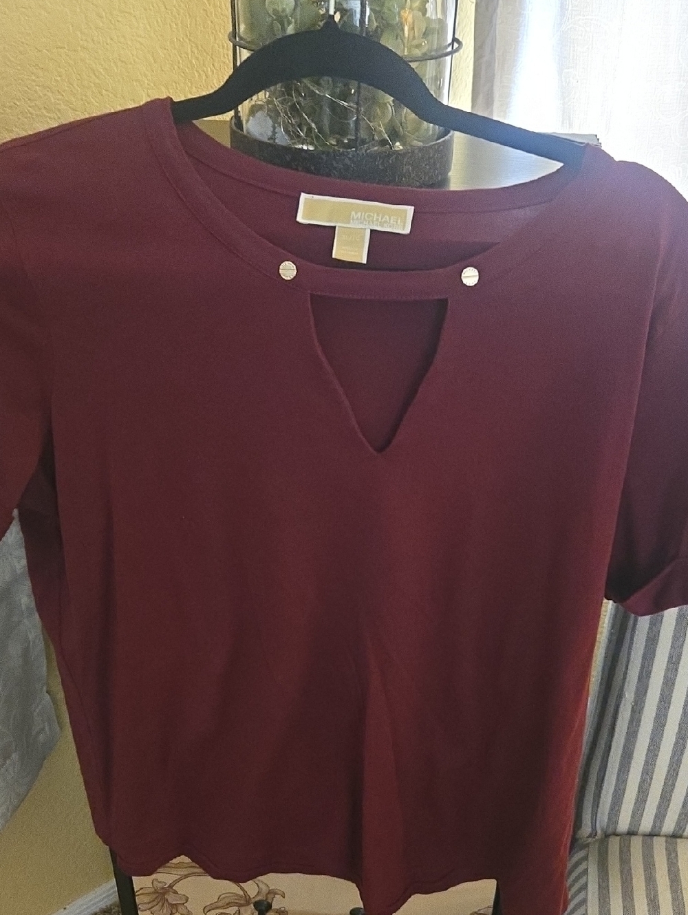 Michael Kors Burgundy Short-Sleeve Keyhole Top. Super Cute. Beautiful Color